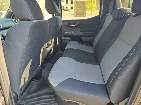 Used 2023 Toyota Tacoma TRD Sport w/ Advanced Technology Package image 16