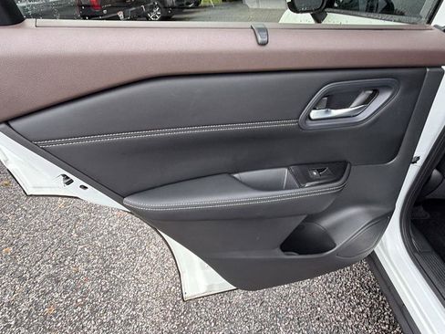 Used 2023 Nissan Rogue SV w/ SV Premium B Package FWD image 20