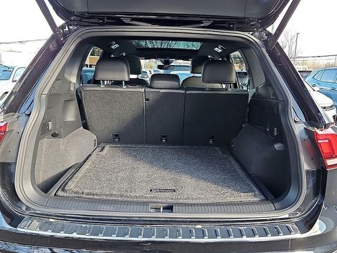 Used 2022 Volkswagen Tiguan SEL R-Line AWD/4WD image 31