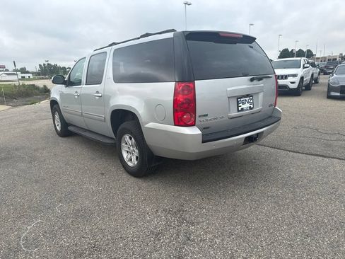 Used 2011 GMC Yukon XL SLT w/ SLT-2 Equipment Package AWD/4WD image 5