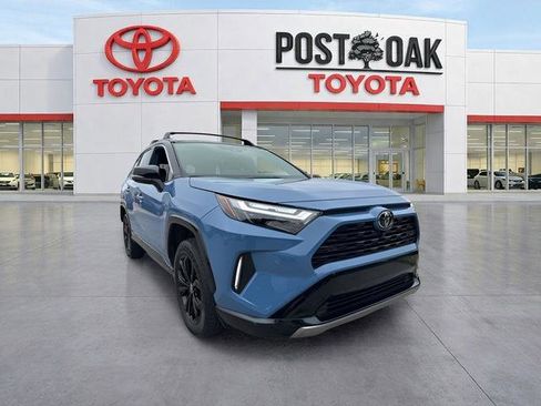 Used 2025 Toyota RAV4 XSE w/ Advanced Technology Package AWD/4WD image 3