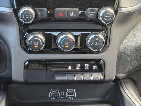 New 2026 RAM 1500 Express AWD/4WD image 29