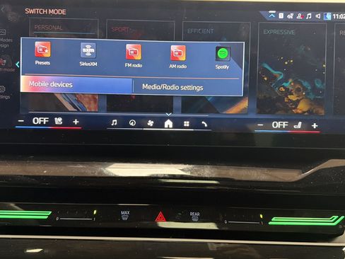 Used 2024 BMW 530i xDrive 530i xDrive w/ Premium Package image 21