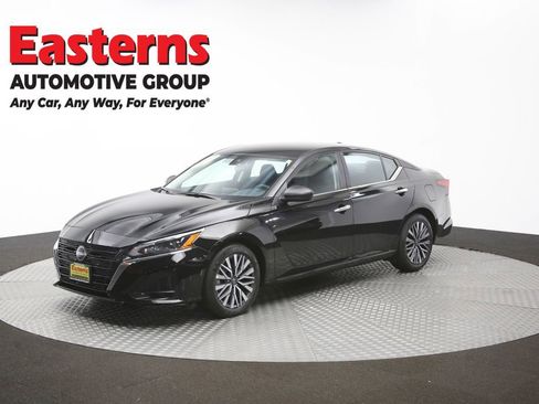 Used 2025 Nissan Altima 2.5 SV FWD image 55