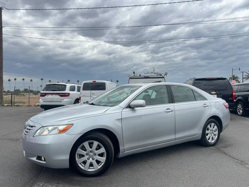 Used 2007 Toyota Camry XLE FWD image 2