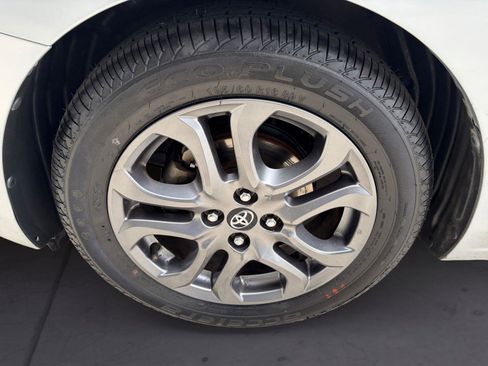 Used 2019 Toyota Yaris LE image 14