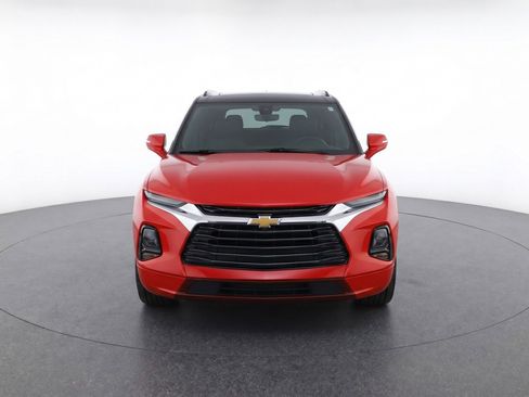 Used 2025 Chevrolet Blazer LT FWD image 2