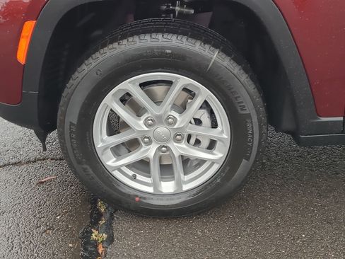 New 2025 Jeep Grand Cherokee Laredo X w/ Luxury Tech Group I image 16