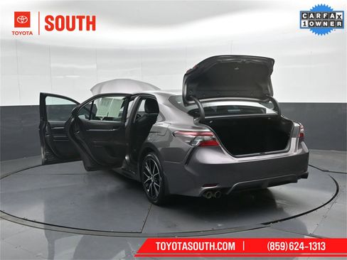 Used 2024 Toyota Camry SE image 56