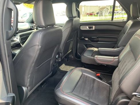 Used 2023 Ford Explorer ST-Line AWD/4WD image 14