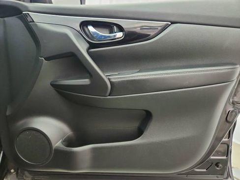 Used 2017 Nissan Rogue Sport SL w/ SL Premium Package FWD image 26