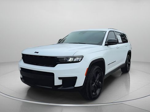 Used 2025 Jeep Grand Cherokee L Laredo image 10