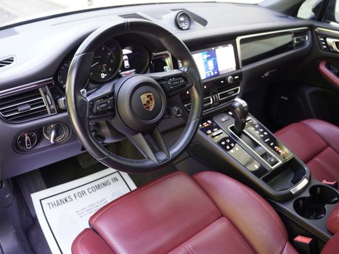 Used 2024 Porsche Macan AWD/4WD image 3