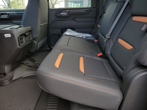 New 2026 GMC Sierra 2500 AT4 w/ AT4 Premium Plus Package AWD/4WD image 7