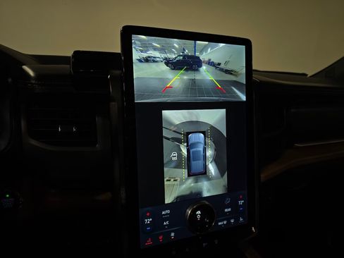 Used 2022 Ford Expedition Platinum image 28