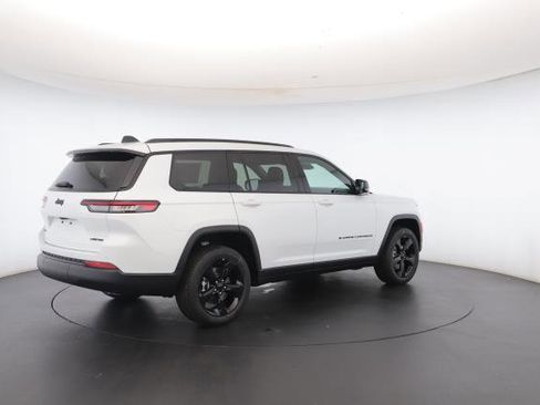 New 2025 Jeep Grand Cherokee L Limited w/ Black Appearance Package image 28