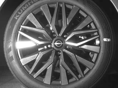 Used 2025 Nissan Sentra SV FWD image 13