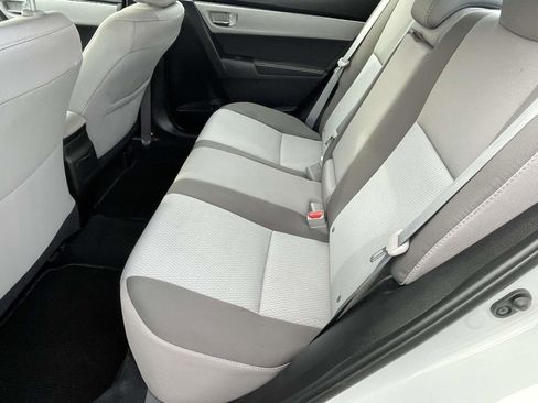 Used 2017 Toyota Corolla LE FWD image 5
