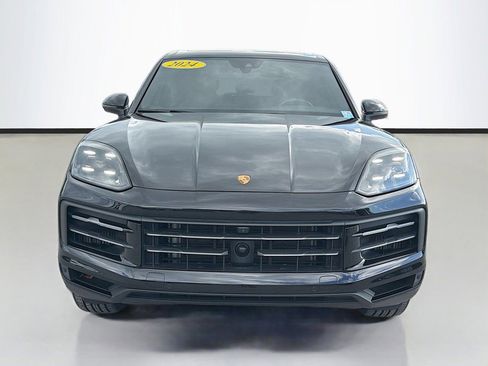 Used 2024 Porsche Cayenne image 9