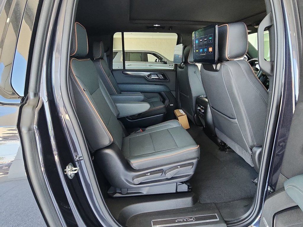 Certified 2025 GMC Yukon XL AT4 w/ AT4 Premium Plus Package AWD/4WD image 25