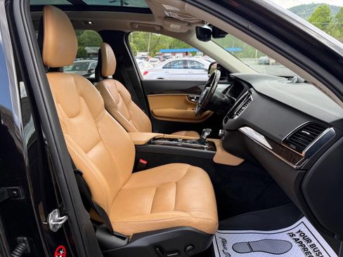 Used 2016 Volvo XC90 T6 Momentum w/ Momentum Plus Package image 23