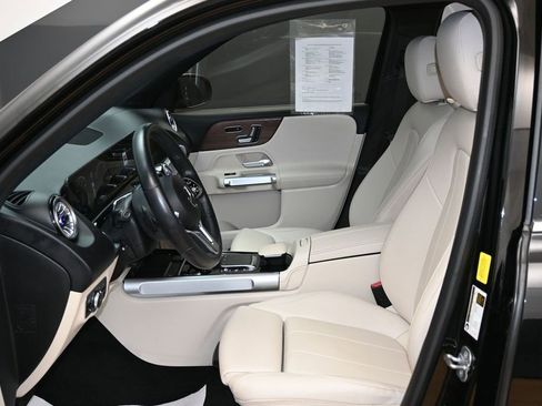 Used 2023 Mercedes-Benz EQB 300 4MATIC w/ Exclusive Package image 16