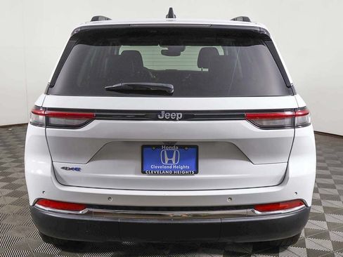 Used 2023 Jeep Grand Cherokee 4WD 4xe image 15