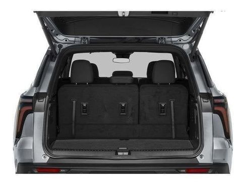 Used 2024 Chevrolet Traverse LS FWD image 22