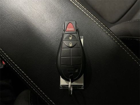 Used 2016 Jeep Cherokee Sport image 29