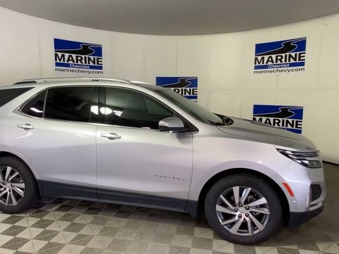 Used 2022 Chevrolet Equinox Premier FWD image 3