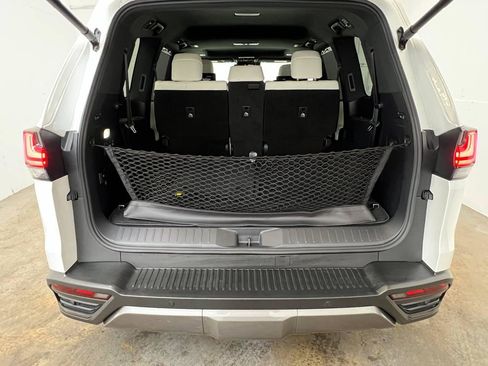 Used 2022 Lexus LX 600 4WD w/ Appearance Package image 38