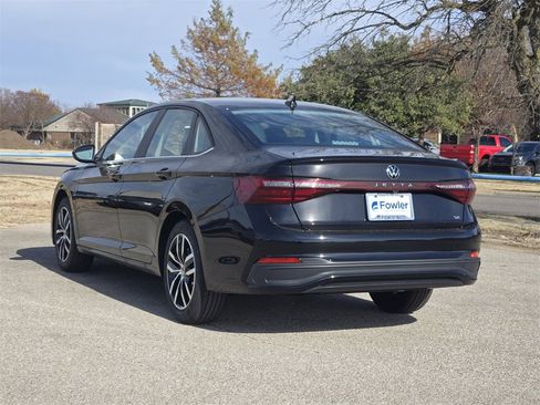 New 2026 Volkswagen Jetta SE image 3