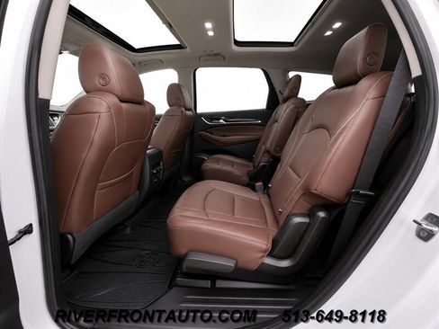 Used 2018 Buick Enclave Avenir w/ Avenir Technology Package AWD/4WD image 12
