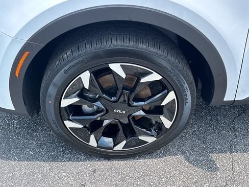 Certified 2025 Kia Sorento EX AWD/4WD image 13