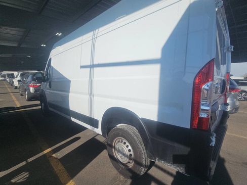 Used 2025 RAM ProMaster 2500 w/ Convenience Group image 4