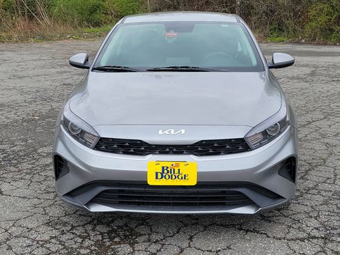 Used 2023 Kia Forte LXS FWD image 2
