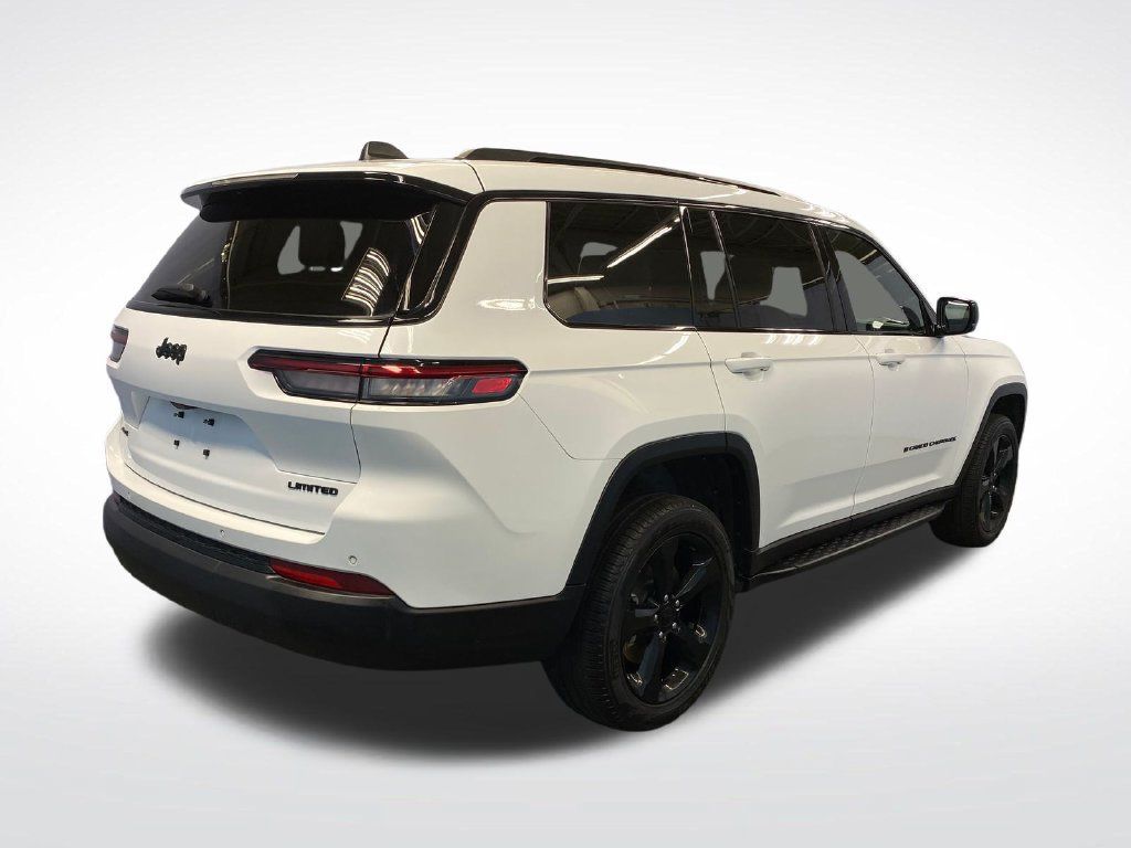 Certified 2025 Jeep Grand Cherokee L Limited w/ Black Appearance Package AWD/4WD image 7