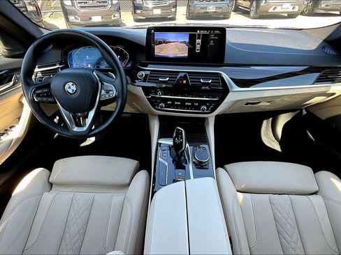 Used 2022 BMW 530i w/ M Sport Package image 15