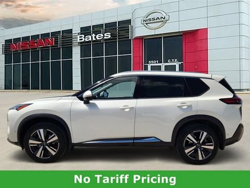 Used 2023 Nissan Rogue SL w/ SL Premium Package FWD image 3