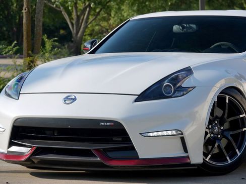 Used 2018 Nissan 370Z NISMO image 19