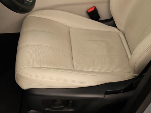 Used 2021 Land Rover Range Rover Velar S image 22