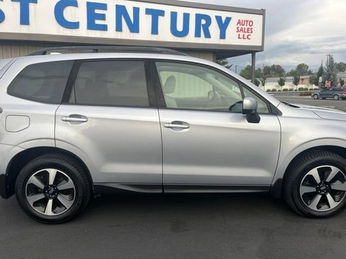 Used 2017 Subaru Forester 2.5i Premium w/ All-Weather Package AWD/4WD image 13