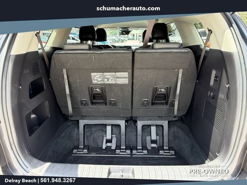 Used 2024 Kia Carnival LX FWD image 16