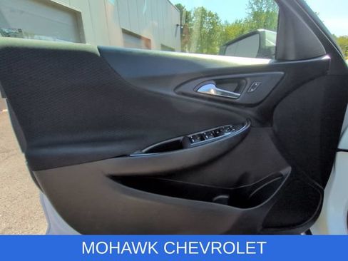 Used 2022 Chevrolet Malibu LT FWD image 22