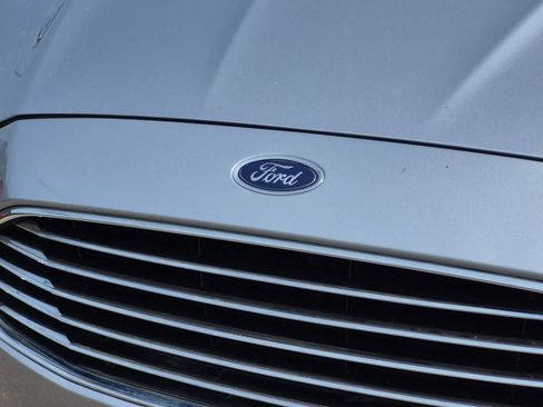 Used 2020 Ford Fusion SE FWD image 12