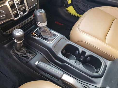 Used 2022 Jeep Wrangler Unlimited Sahara image 20