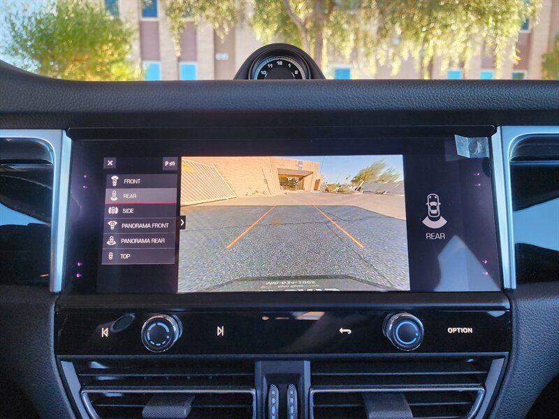 Used 2022 Porsche Macan AWD/4WD image 46