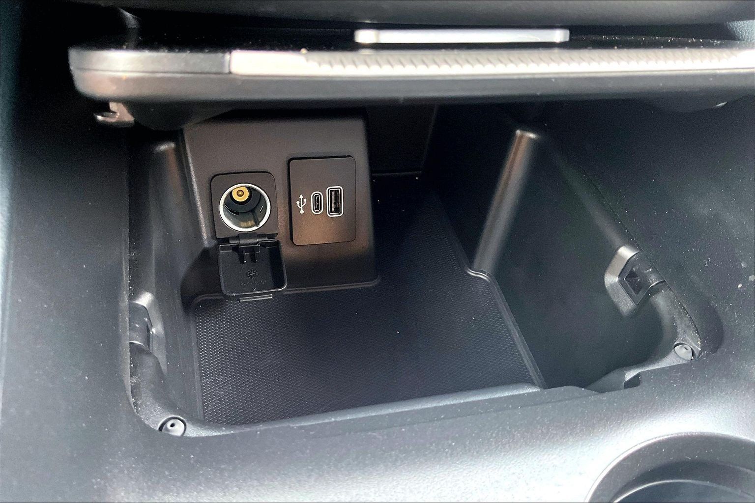 Used 2025 Ford Explorer ST RWD image 33