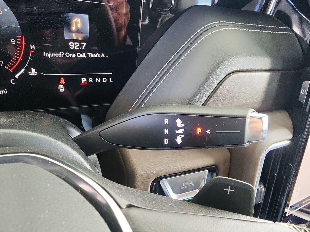 Certified 2025 GMC Yukon Denali Ultimate AWD/4WD image 16