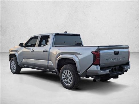 Used 2025 Toyota Tacoma SR5 AWD/4WD image 6